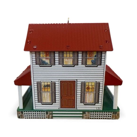 1999 Christmas Ornament Hallmark Farm House Town and Country Series No 1 w/ Bow - Picture 5 of 7